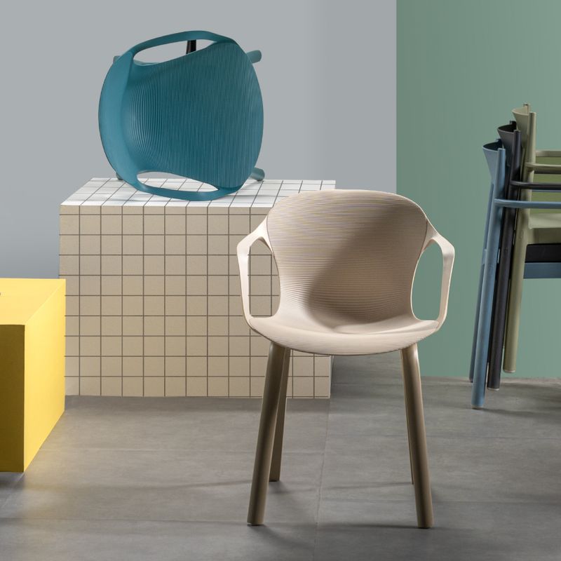 Silla-Auxiliar-Tomas-Plastico-Azul